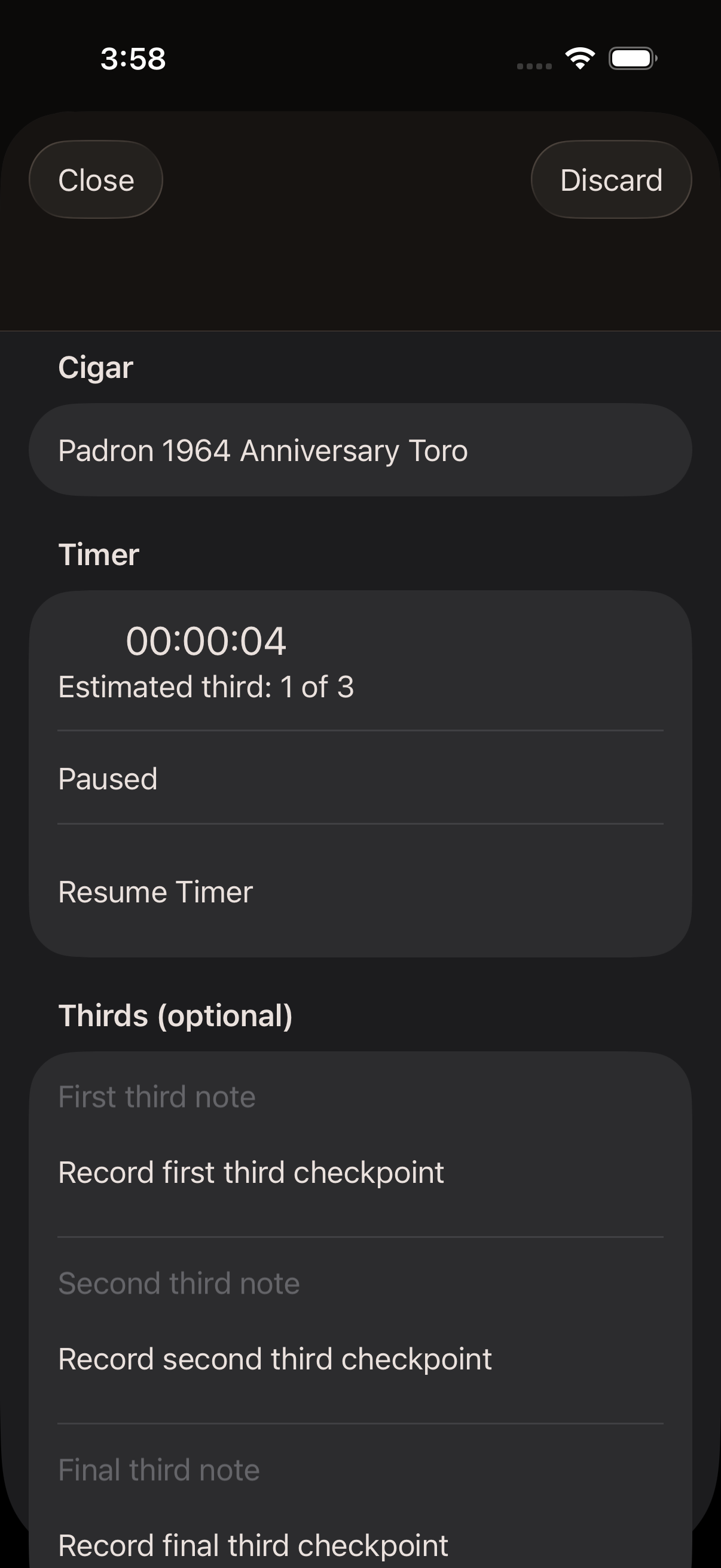 iPhone 17: A paused Premium session with elapsed time and optional third checkpoints.